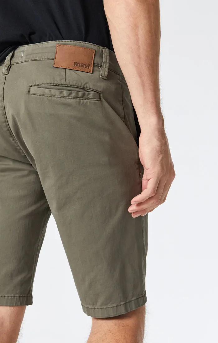 JACOB SHORTS IN DUSTY OLIVE SATEEN TWILL