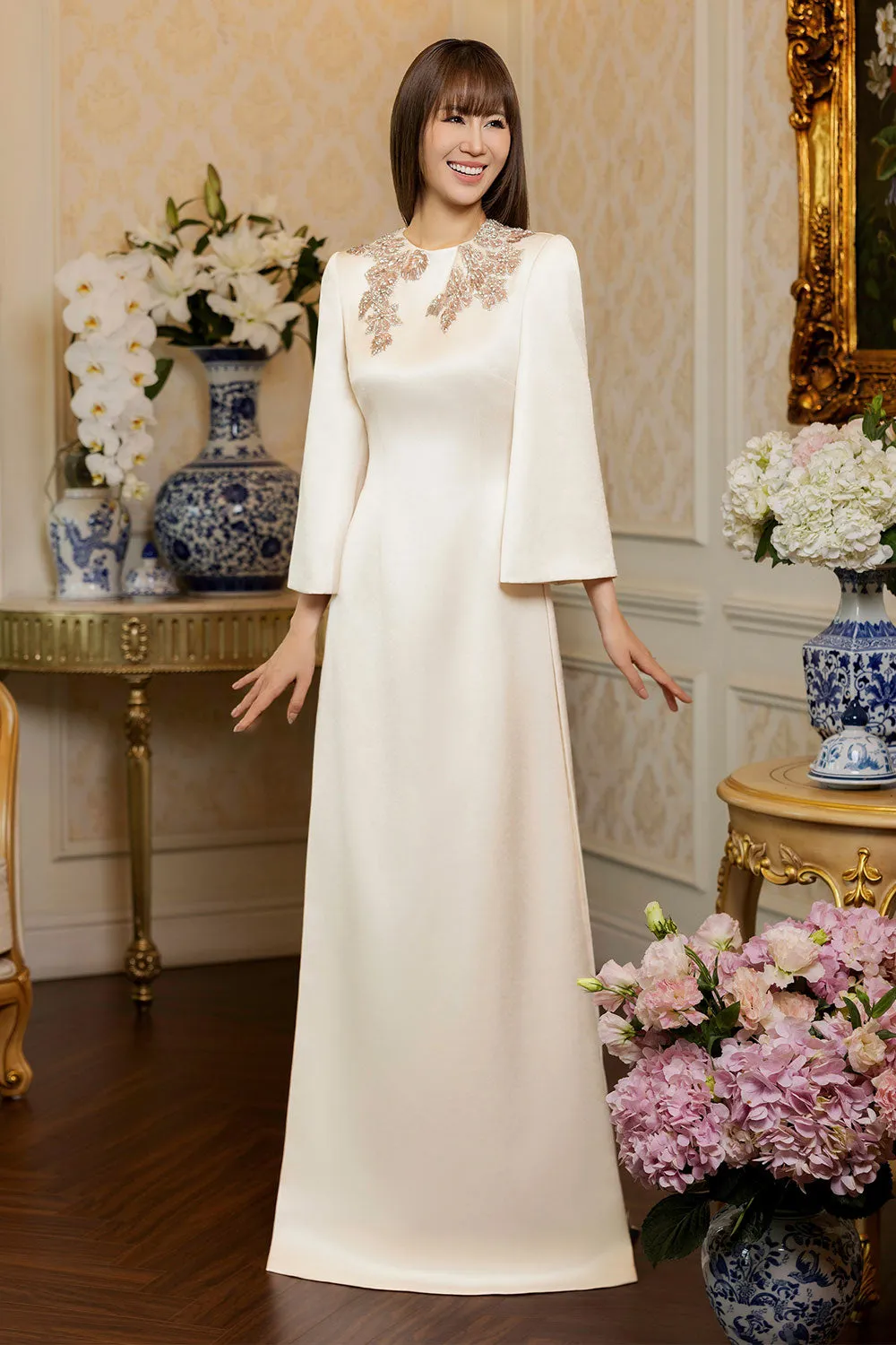 Royalty A-line Bell Sleeved Taffeta Silk Floor Length Ao Dai