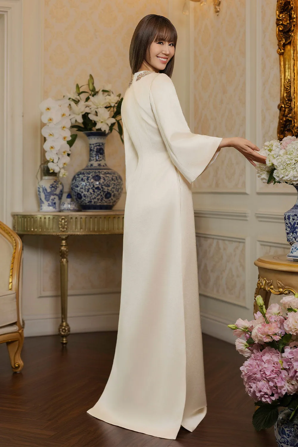 Royalty A-line Bell Sleeved Taffeta Silk Floor Length Ao Dai